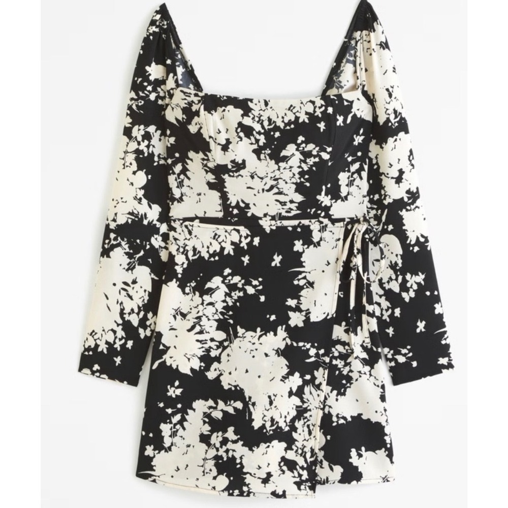 Abercrombie & Fitch NWT‎ Long Sleeve Wrap Mini Dress Black White Floral Sz Small
